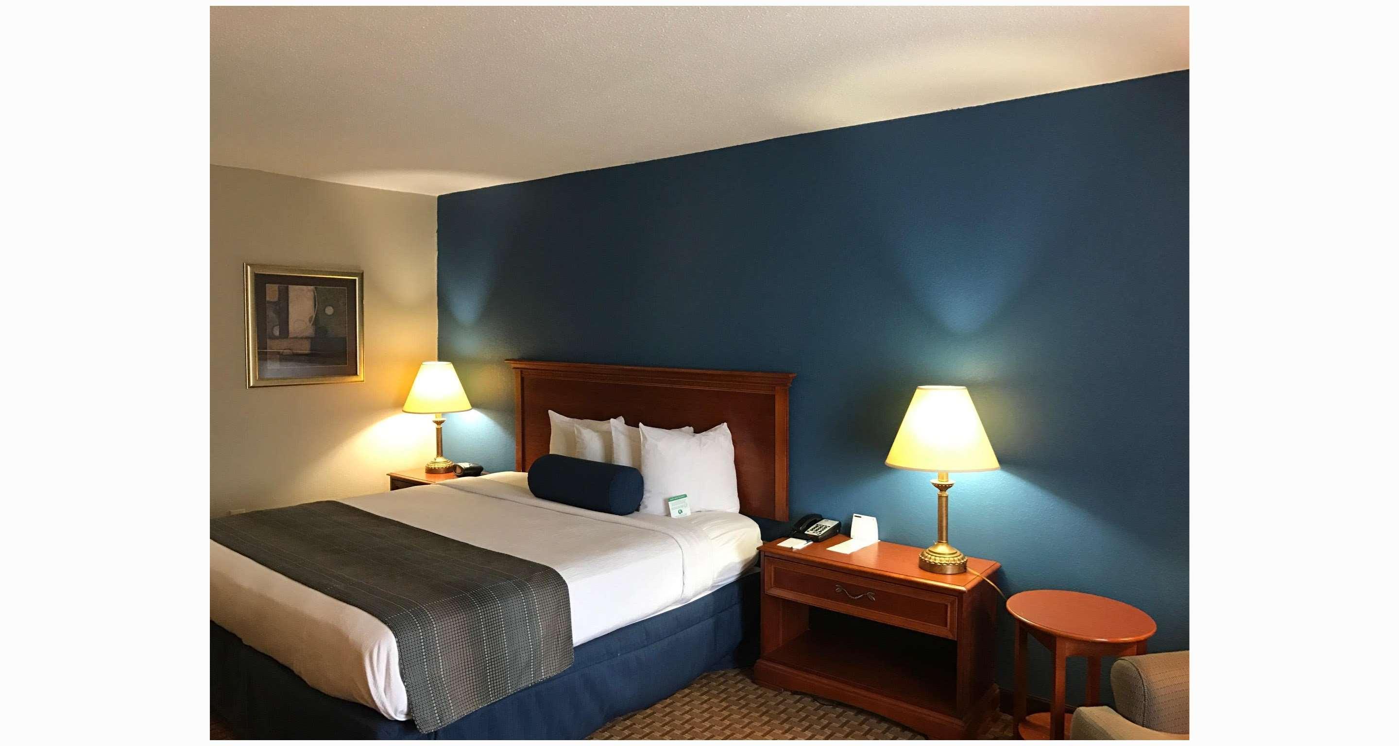 Best Western Plus Cary - Nc State Exterior photo