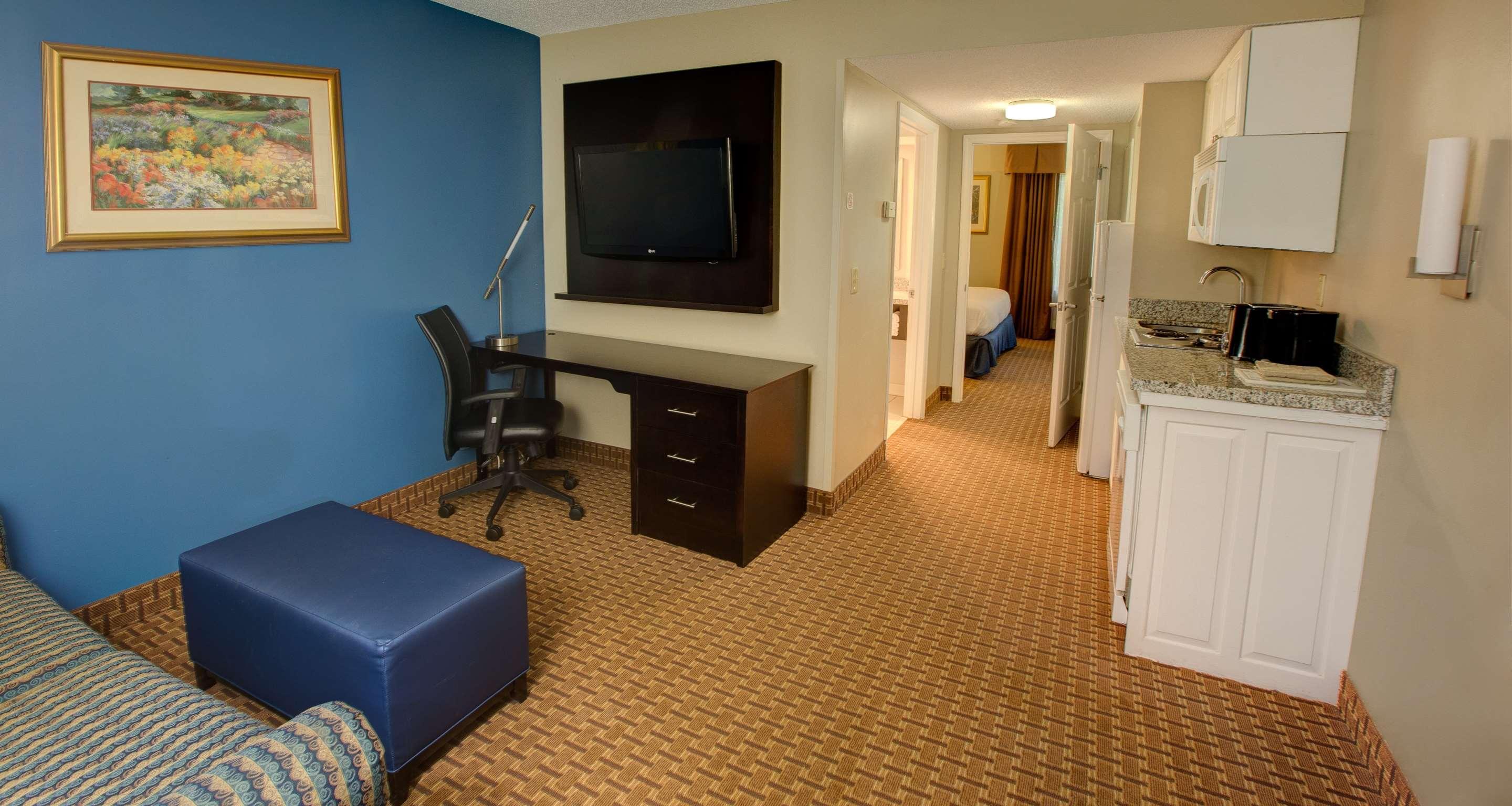 Best Western Plus Cary - Nc State Exterior photo
