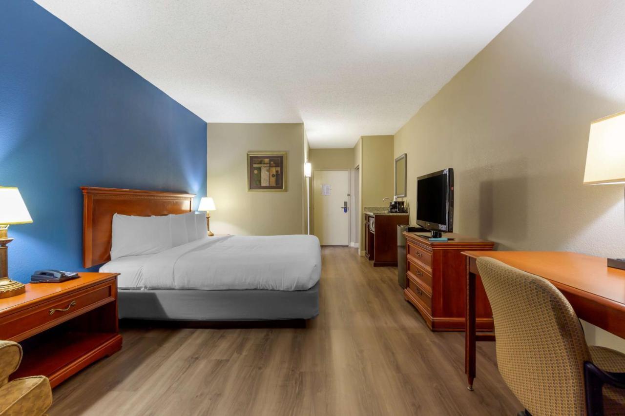 Best Western Plus Cary - Nc State Exterior photo